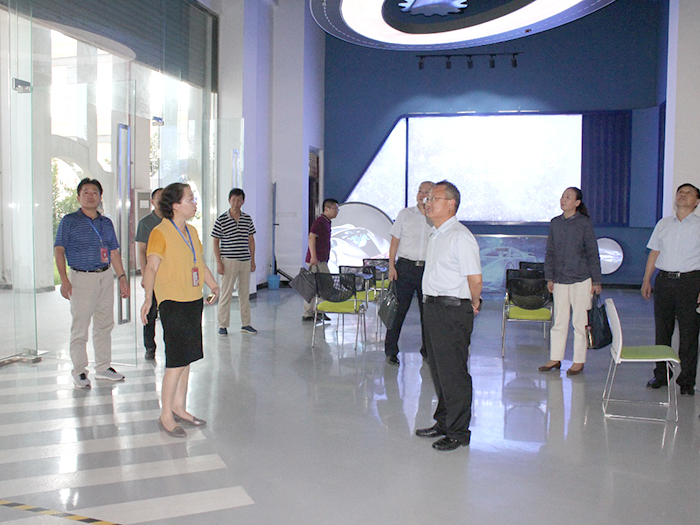 抢抓“一体化”发展机遇 探求“高质量”发展目标 --市委教育工委书记、市教体局局长甘大庆调研宿州工业学校(图2)