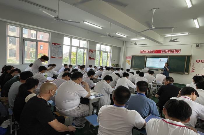 宿州工业学校开展职业教育活动周“家长开放日”活动(图1)