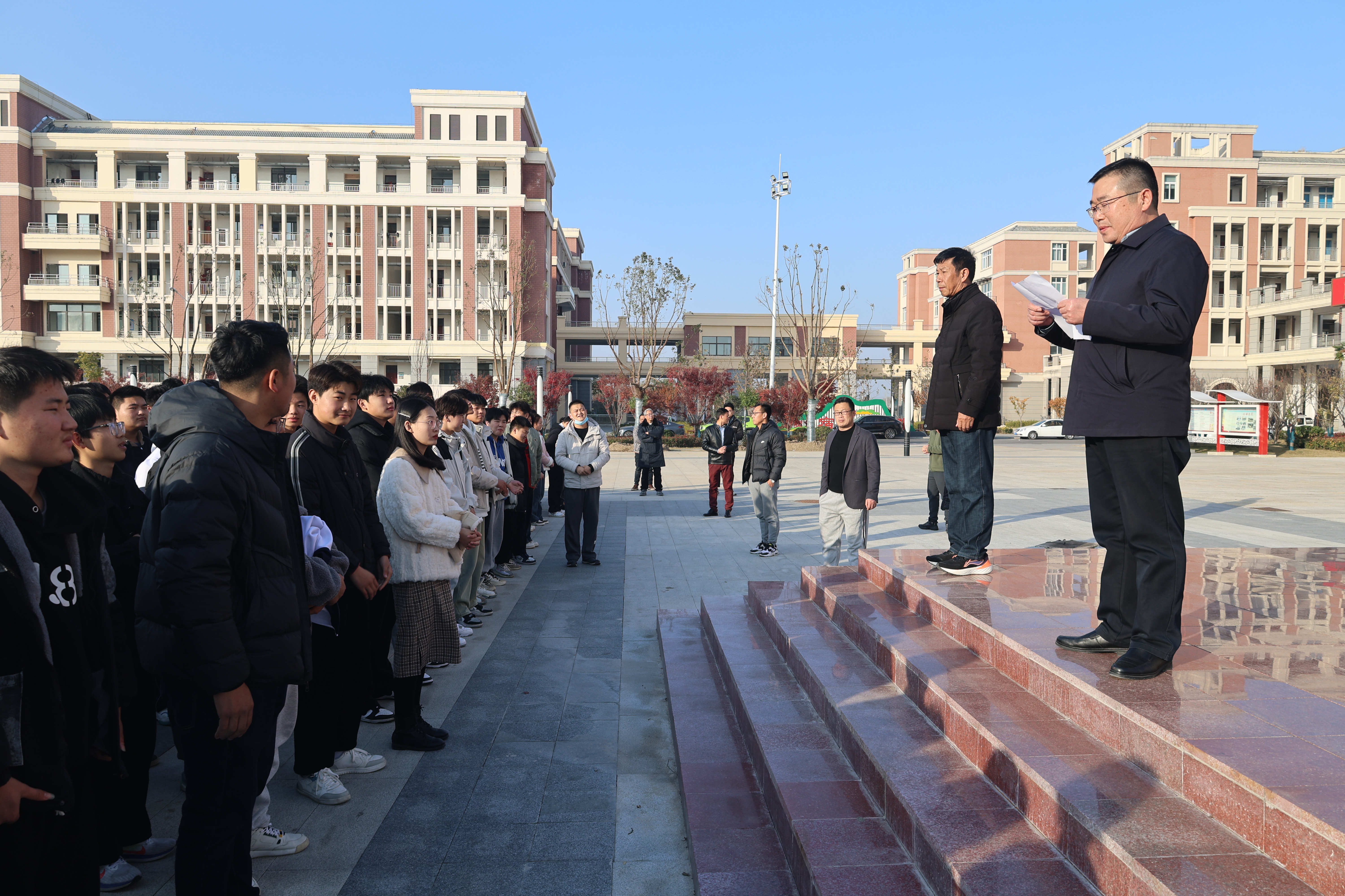 预防为主，生命至上——安徽省宿州工业学校举行消防应急安全演练(图3)