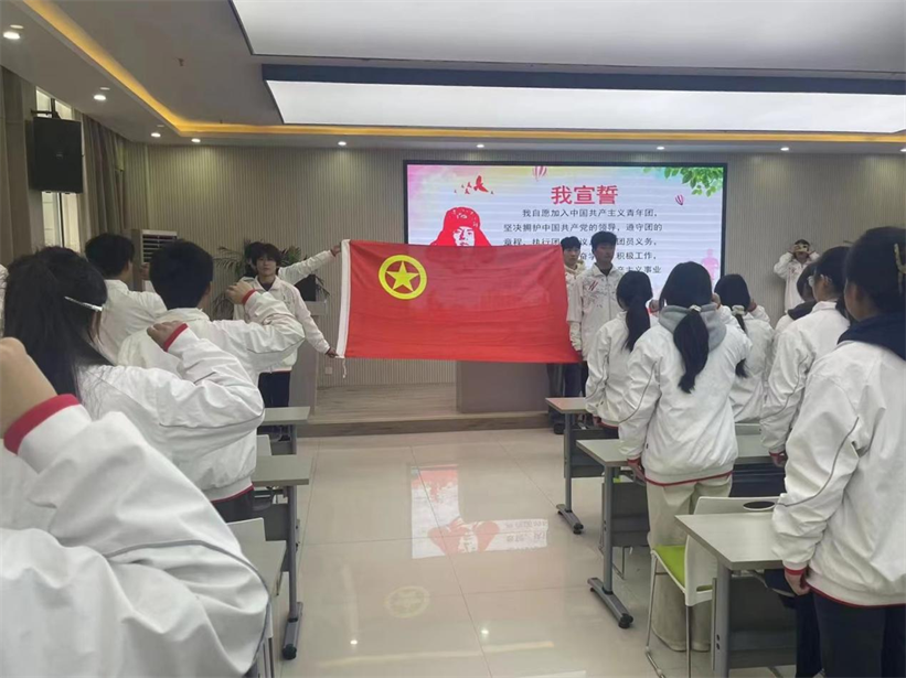 弘扬雷锋精神，让青春在奉献中绽放  ——宿州工业学校开展“3·5”学雷锋主题团日活动(图4)