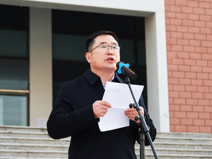 风劲好扬帆，奋进正当时 ——宿州工业学校举行新学期第一次升旗仪式(图2)