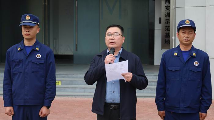 提升消防安全意识 筑牢消防安全防线 ——宿州工业学校开展2024年春季火灾逃生演练暨消防安全知识培训活动(图1)