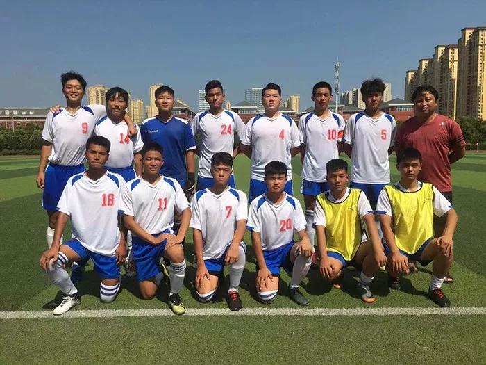 宿州工业学校男足在市第六届运动会上勇夺甲组冠军(图2)