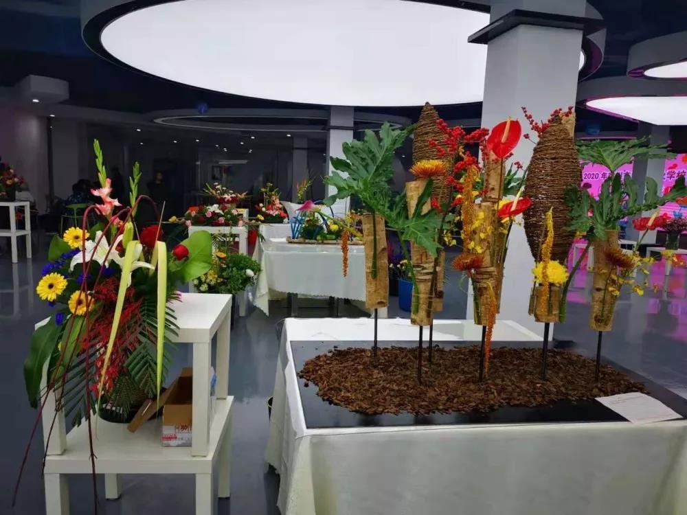 2020年宿州市中职学校技能大赛——宿州工业学校插花艺术赛图片集锦(图15)