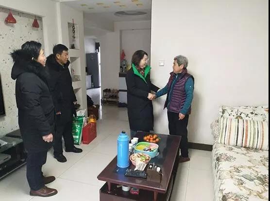 宿州工业学校领导班子给老干部与困难教职工带去新春问候(图6)