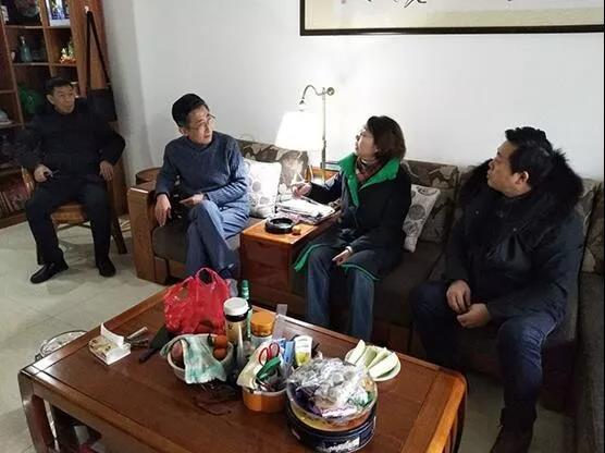 宿州工业学校领导班子给老干部与困难教职工带去新春问候(图3)