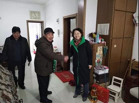 宿州工业学校领导班子给老干部与困难教职工带去新春问候(图5)