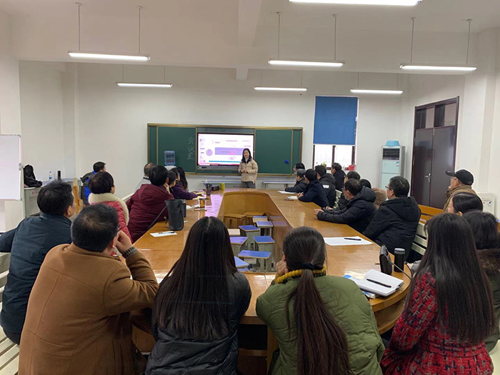 工欲善其事  必先利其器 ——宿州工业学校开展信息化教学培训(图1)