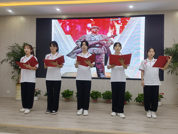 讲述党史故事  感悟信念的力量和担当——宿州工业学校举办迎国庆“讲好党史故事，传承红色基因”讲党史故事比赛(图2)