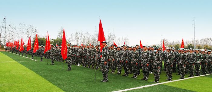 强化国防观念，弘扬民族精神——宿州工业学校2021级新生军训活动拉开帷幕(图2)