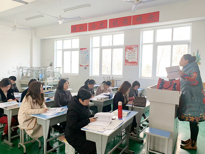 宿州工业学校组织培训指导团队深入学科组开展信息技术2.0培训动员活动(图1)