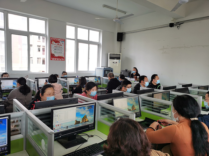 宿州工业学校举行教师信息技术应用能力提升工程2.0研训活动(图2)