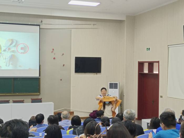 宿州工业学校举办消防安全知识专题讲座(图1)