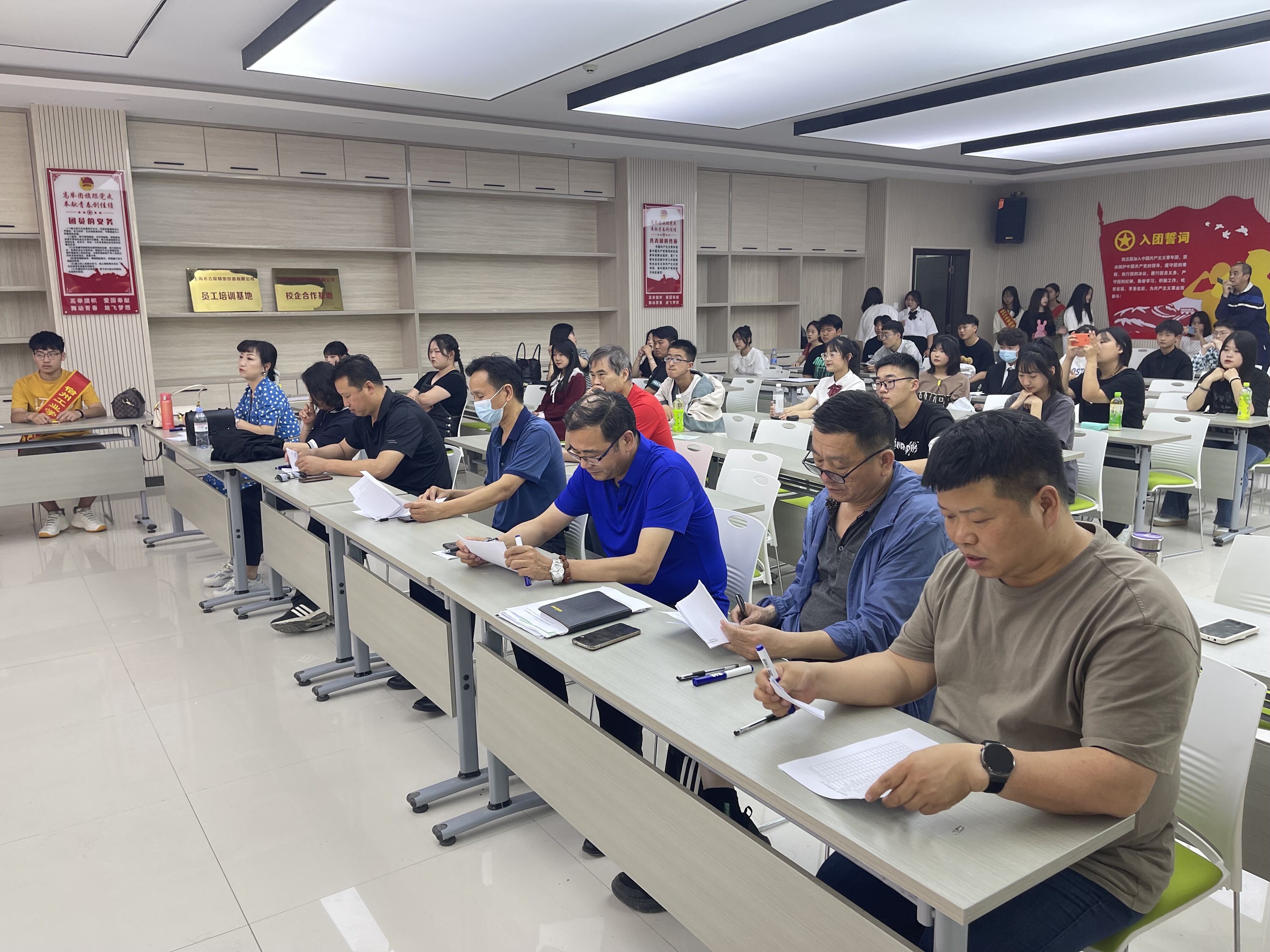 用书香浸润心灵,让青春唱出最强音——宿州工业学校举办书香校园系列活动之“强国有我”演讲比赛(图4)