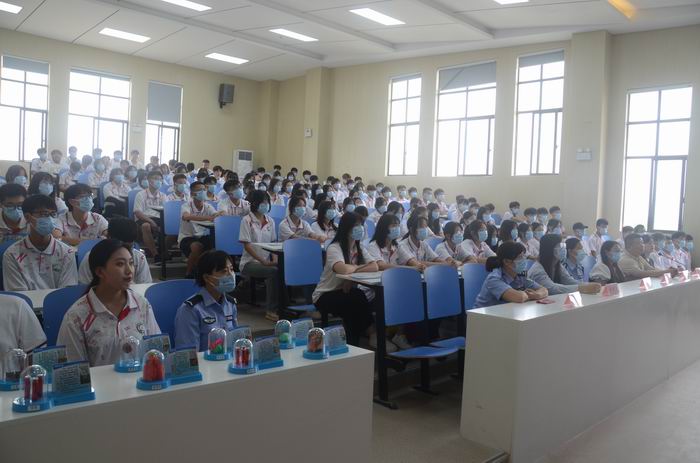 铭记历史,拒绝毒品 ——宿州工业学校举办禁毒宣传主题班会课活动(图1)