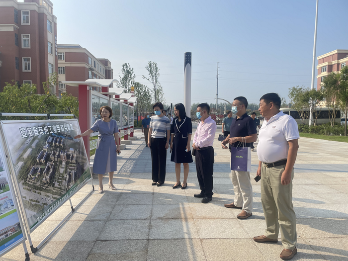 探索产教融合 加速职教发展  ——大湾区产教联盟执行会长陈标新等一行莅临宿州工业学校考察调研(图1)