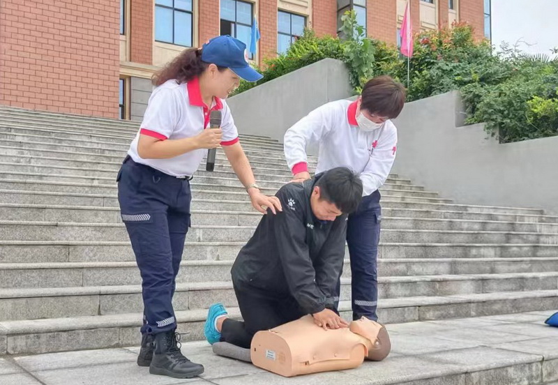 与爱同行,“救”在身边——安徽省宿州工业学校邀请市红十字会救援队对2023级新生开展应急救护培训(图3)