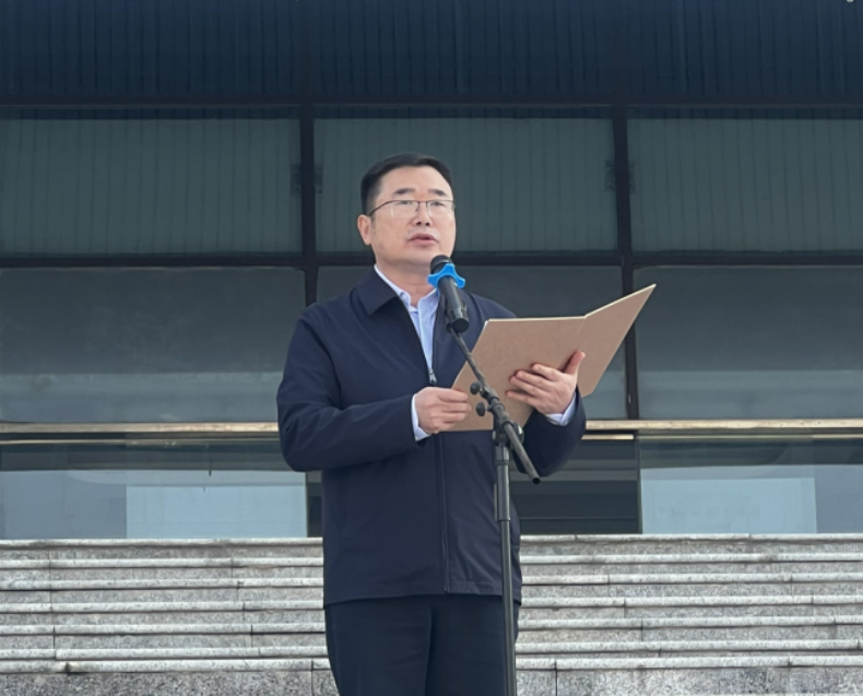 青春恰似火 扬帆正当时——安徽省宿州工业学校举行升旗仪式暨国旗下讲话(图4)