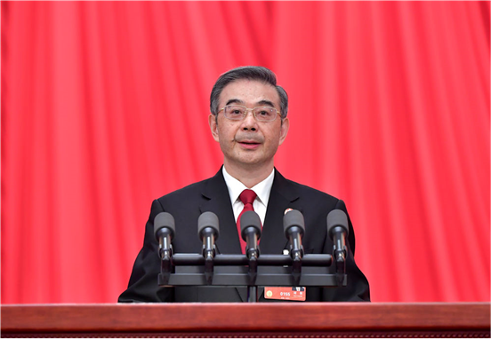 十四届全国人大一次会议举行第二次全体会议 习近平等在主席台就座(图3)