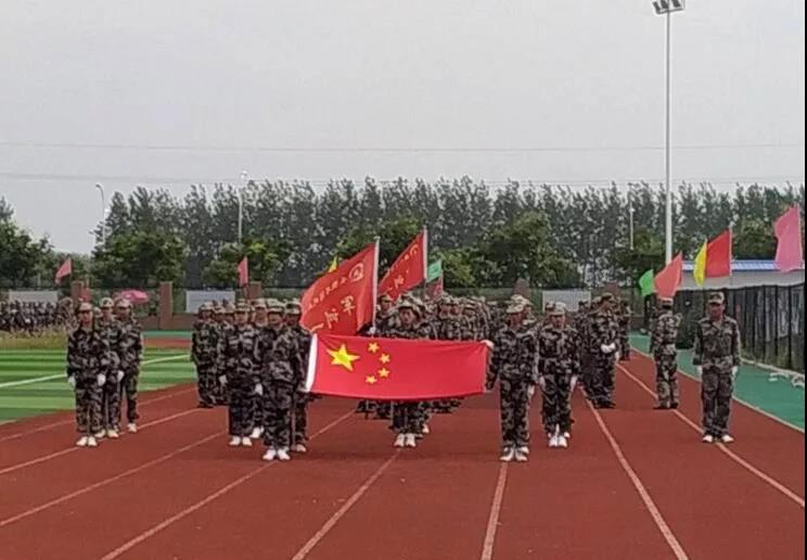 2019级新生军训工作圆满结束(图2)