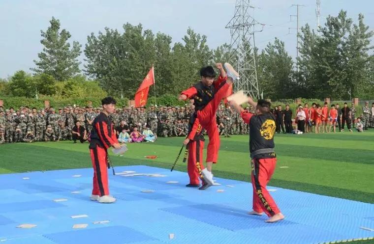 2019级新生军训工作圆满结束(图5)