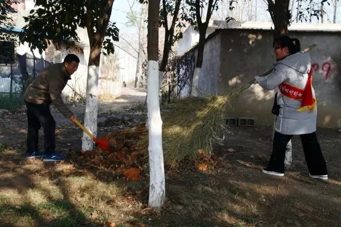 宿州工业学校党员志愿者开展活动(图2)