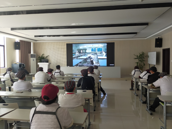  宿州工业学校举办食品安全知识培训会(图2)