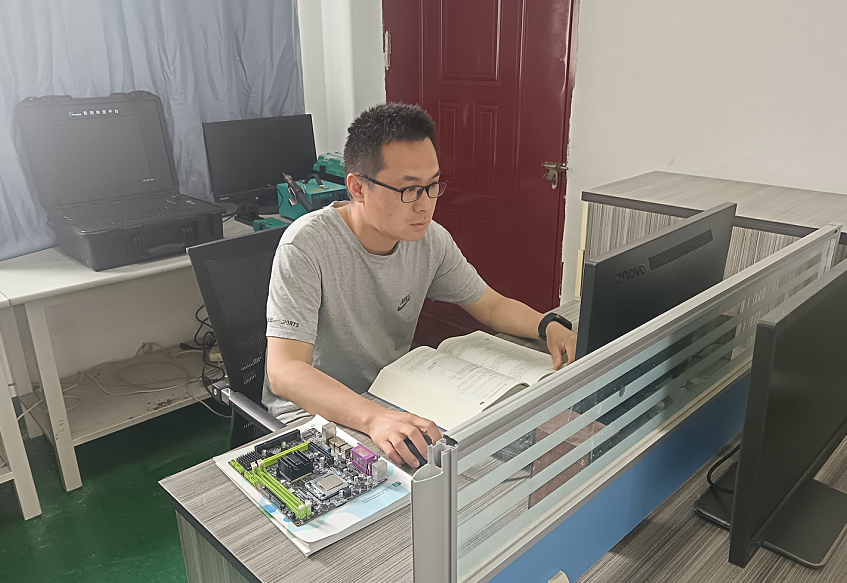 优秀教师王能(图1)