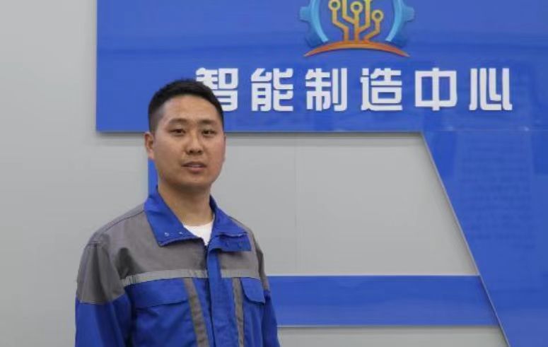 优秀教师-李明明(图1)