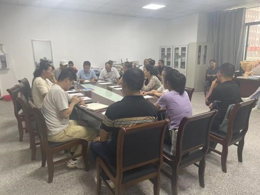 凝心聚力备新篇 笃行不怠启新程—宿州工业学校公共基础部开展2024年新学期第一次集体备课(图2)