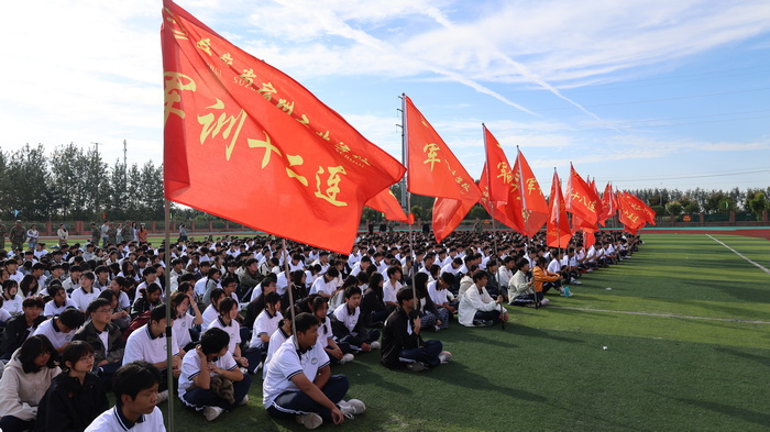 军营号角吹响 热血青春绽放(图1)