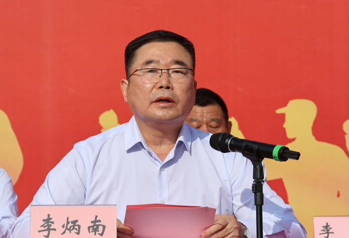 军营号角吹响 热血青春绽放——宿州工业学校召开2024级学生军训动员大会暨开学典礼(图4)