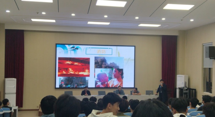 宿州工业学校召开全校班级安全委员会议(图2)