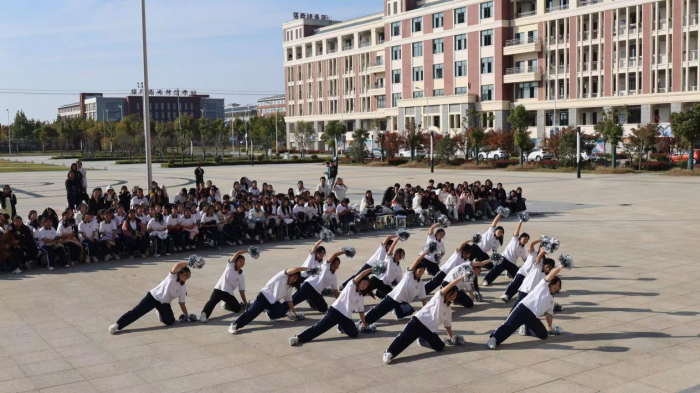 青春飞扬，活力绽放 ——安徽省宿州工业学校文化艺术系成功举办幼儿保育专业健身操展演(图3)