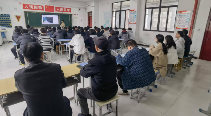 思想碰撞火花 交流铸就成长——宿州技师学院与宿州工业学校开展思政课交流研讨活动(图2)