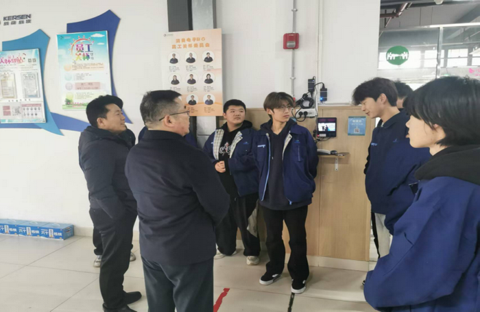 情系莘莘学子 暖心关爱成长(图4)