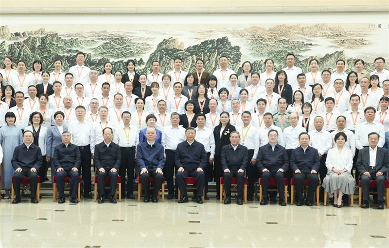 习近平在全国教育大会上强调  紧紧围绕立德树人根本任务  朝着建成教育强国战略目标扎实迈进(图5)