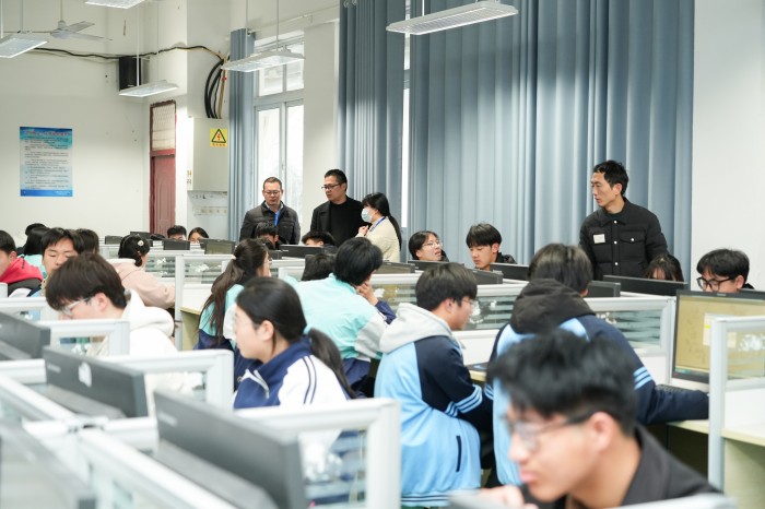 求知求学梦起职教 创业创新创赢未来 ——第八届“淮海职教杯”创业大赛宿州市选拔赛 在宿州工业学校顺利举行(图4)