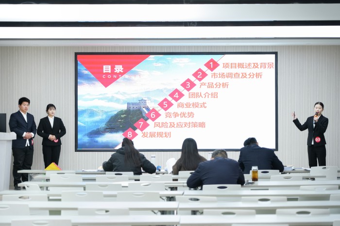 求知求学梦起职教 创业创新创赢未来 ——第八届“淮海职教杯”创业大赛宿州市选拔赛 在宿州工业学校顺利举行(图5)