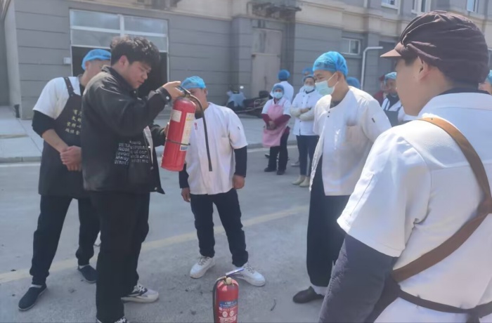 筑牢安全防线 守护舌尖安全(图2)