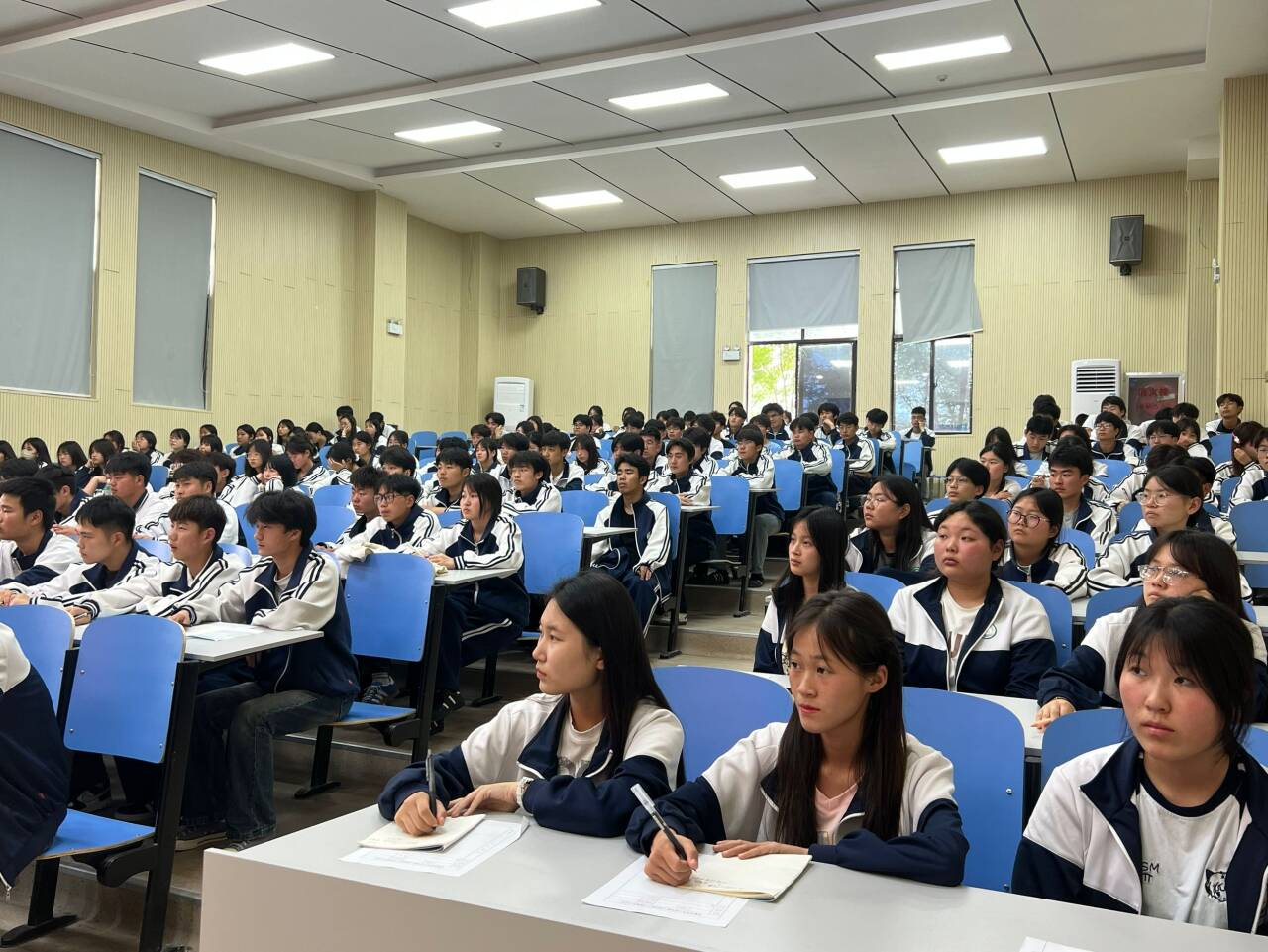 宿州工业学校开展“践行核心价值——扣好人生第一粒扣子”主题团课(图2)