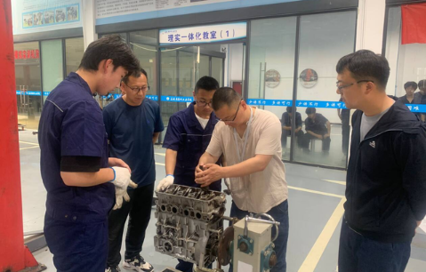 ​“技能立身 匠心筑梦”  ——安徽省宿州工业学校成功举办2025年职业技能活动周各项活动(图2)