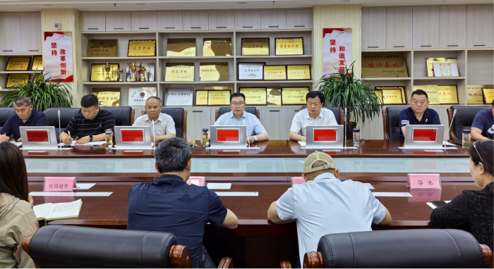 宿州工业学校召开校园安全暨社会化服务单位负责人月调度会议(图2)