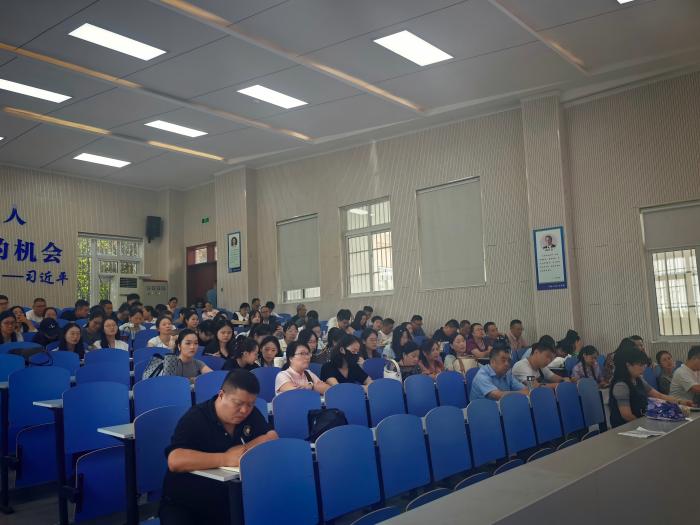 凝心聚力 谋划新篇 ——安徽省宿州工业学校召开新学期学生管理工作会议(图2)