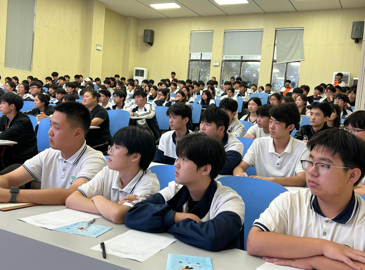 宿州工业学校举行入团积极分子培训 开班仪式暨首场专题团课(图3)