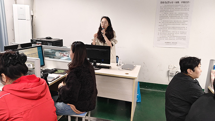 AI赋能教学  智慧点亮课堂 ——宿州工业学校成功举办智慧课程建设专题培训(图2)