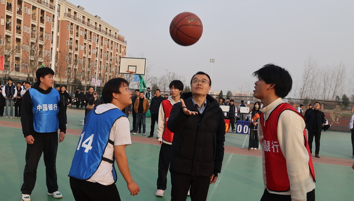 逐梦赛场展风采，五育融合谱新篇 ——“中国银行” 杯宿州工业学校 2025 年秋季篮球联赛火热开赛(图4)