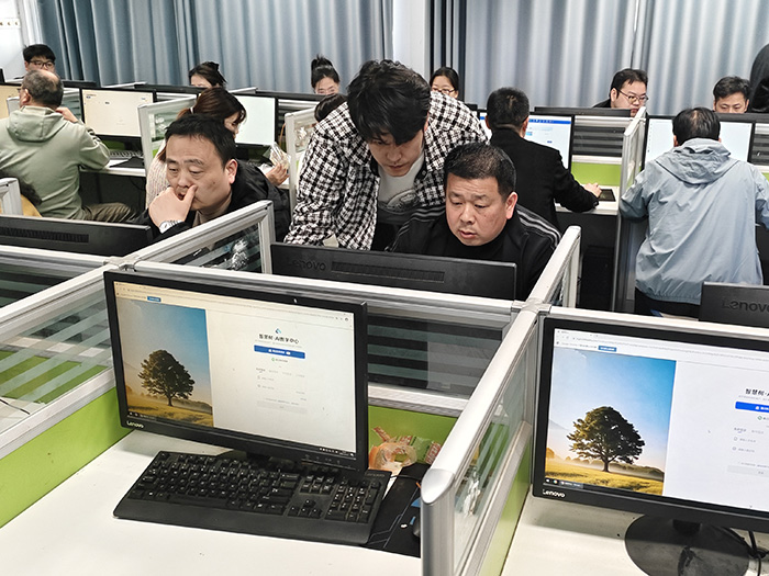 智教融合共进 赋能师生成长——信息工程系开展智慧树AI教学中心使用培训(图2)