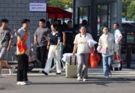 金秋迎新，志愿同行——宿州工业学校开展2024年秋季迎新青年志愿服务活动