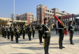 青春恰似火 扬帆正当时——安徽省宿州工业学校举行升旗仪式暨国旗下讲话